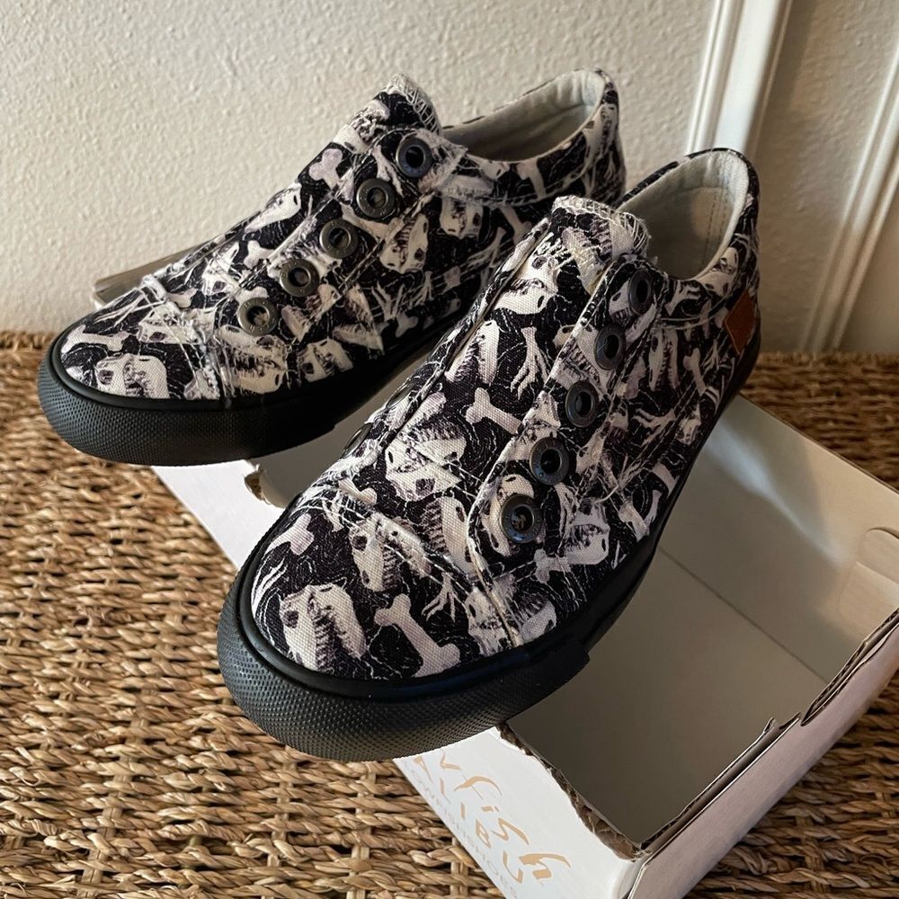 Blowfish Malibu Kids Dinosaur Print Bones Black and White Kids Loafers 1 NWT - Picture 12 of 14
